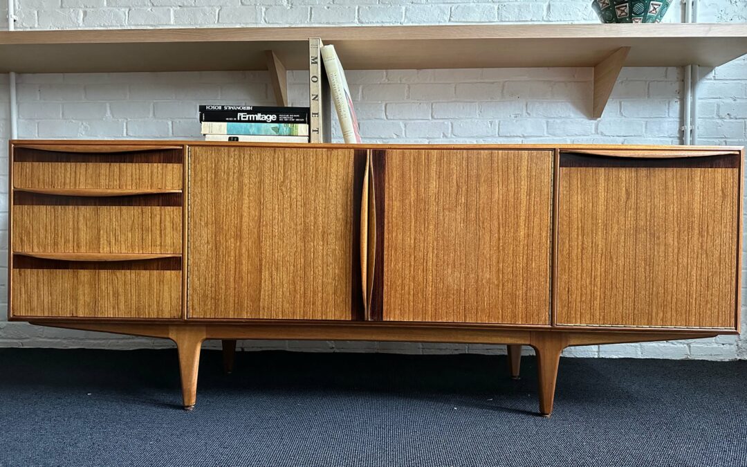 Enfilade MacIntosh en teck et palissandre