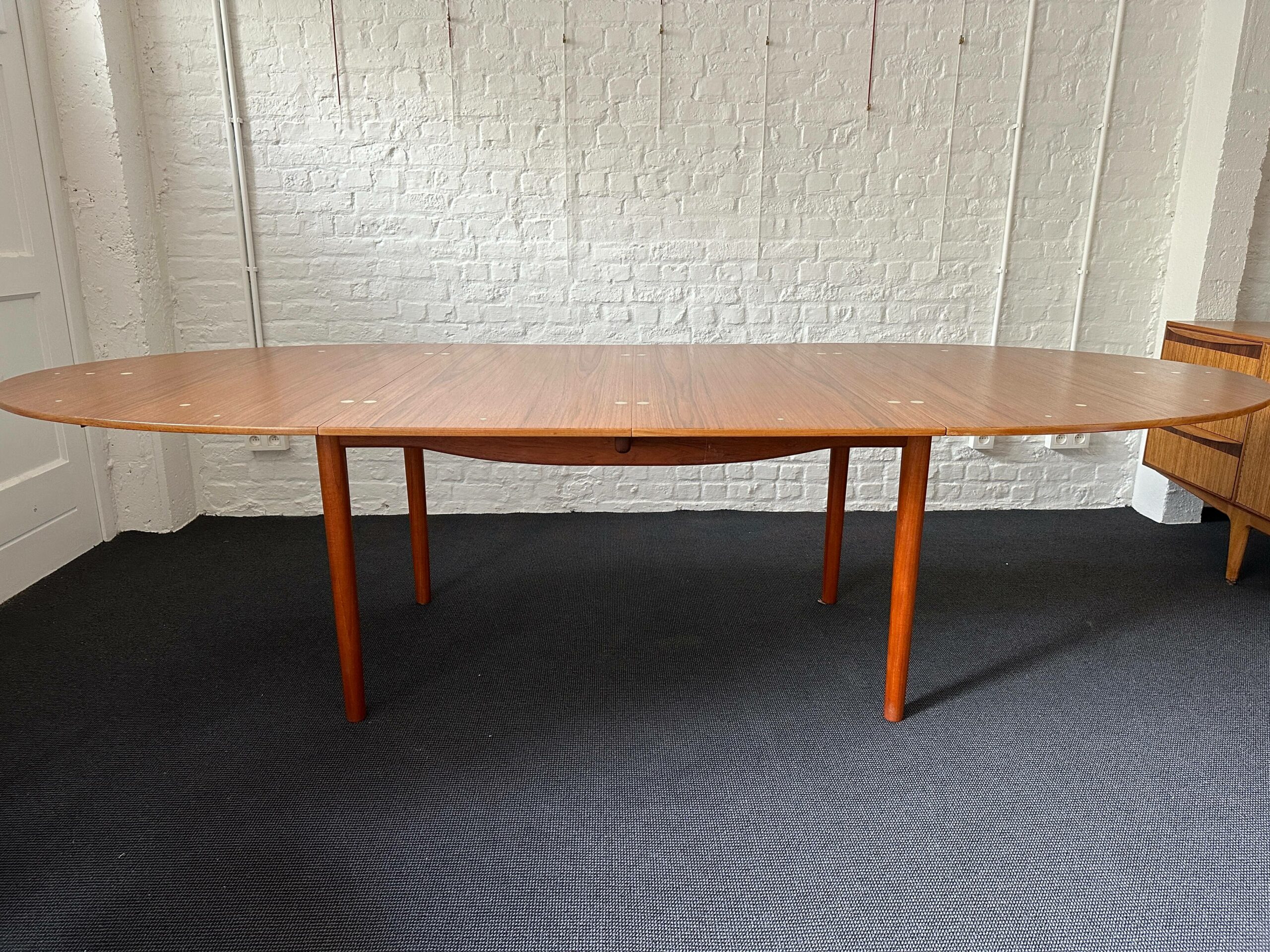 table-judas-finn-Juhl-1